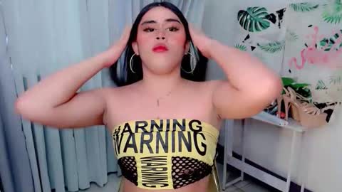 urhotdexie69 online show from September 13, 12:32 am