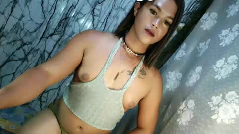 urhotfucker_eric online show from May 2, 10:59 pm
