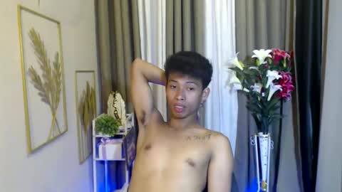 Snapshot of urhotfuckingass chatting on April 21, 6:09 am richard online show from April 21, 6:09 am