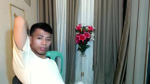 Snapshot of urhotfuckingass chatting on May 1, 10:09 am richard online show from May 1, 10:09 am