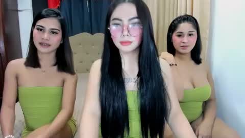 urhotgirl_sexyariela online show from June 17, 8:32 pm