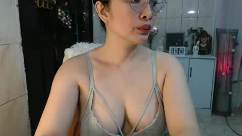 urhotmistress02 online show from March 16, 2:06 am