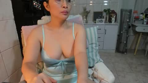 urhotmistress02 online show from May 5, 12:35 pm
