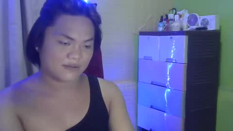 urhottie_bella online show from January 29, 3:47 pm