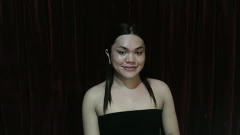 Snapshot of urhottie_bella chatting on May 17, 1:51 pm urhottie_bella online show from May 17, 1:51 pm