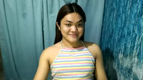 Snapshot of urhottie_bella chatting on June 16, 12:19 pm urhottie_bella online show from June 16, 12:19 pm