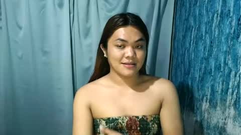 Snapshot of urhottie_bella chatting on June 20, 9:50 pm urhottie_bella online show from June 20, 9:50 pm