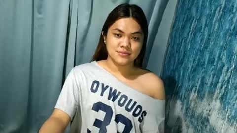 Snapshot of urhottie_bella chatting on June 23, 9:57 pm urhottie_bella online show from June 23, 9:57 pm