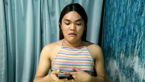 Snapshot of urhottie_bella chatting on June 29, 4:08 am urhottie_bella online show from June 29, 4:08 am