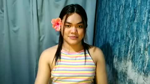 Snapshot of urhottie_bella chatting on July 6, 7:05 am urhottie_bella online show from July 6, 7:05 am