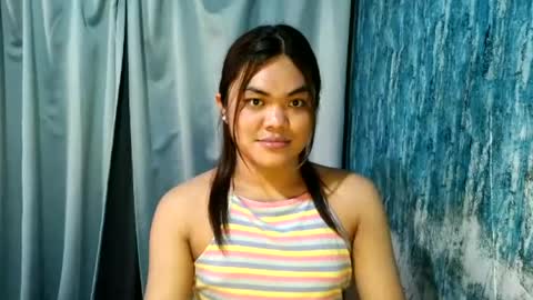 Snapshot of urhottie_bella chatting on July 7, 1:19 am urhottie_bella online show from July 7, 1:19 am