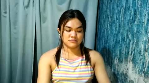 Snapshot of urhottie_bella chatting on July 7, 7:56 am urhottie_bella online show from July 7, 7:56 am