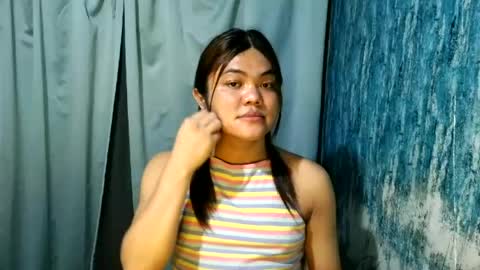Snapshot of urhottie_bella chatting on July 7, 8:02 pm urhottie_bella online show from July 7, 8:02 pm