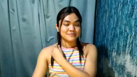 Snapshot of urhottie_bella chatting on July 9, 11:58 am urhottie_bella online show from July 9, 11:58 am
