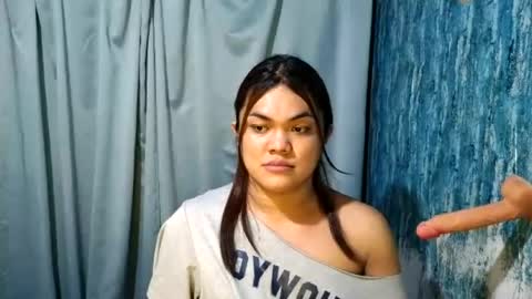 Snapshot of urhottie_bella chatting on July 13, 7:22 am urhottie_bella online show from July 13, 7:22 am