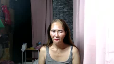 urhotvivian11 online show from December 16, 9:25 am