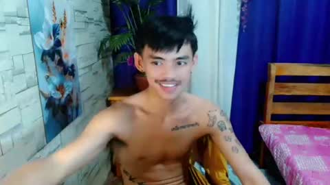 urhunky_boy online show from June 22, 3:25 am