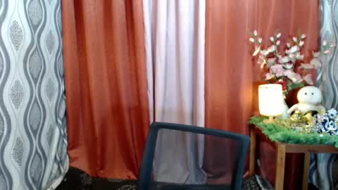 Snapshot of urhunky_ivan chatting on December 7, 6:32 am urhunky_ivan online show from December 7, 6:32 am