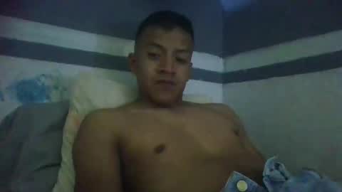 Snapshot of urielgarciabautista976 chatting on April 7, 8:26 am el chaparrito online show from April 7, 8:26 am