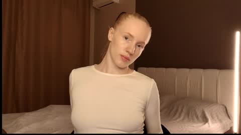 ElizabethLizy online show from May 27, 6:38 pm