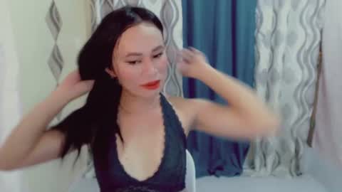 Snapshot of urlovely_che chatting on June 12, 8:24 am urlovely_che online show from June 12, 8:24 am
