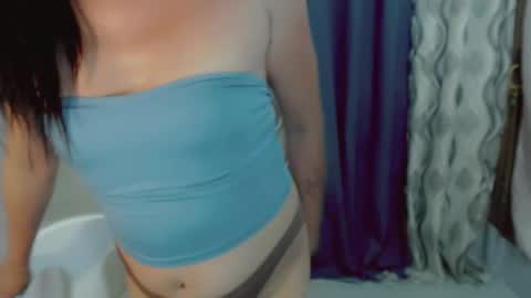 Snapshot of urlovely_che chatting on June 14, 9:22 am urlovely_che online show from June 14, 9:22 am