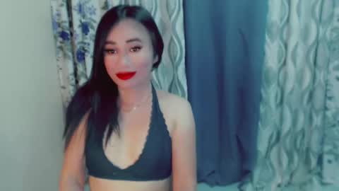 Snapshot of urlovely_che chatting on June 28, 8:20 am urlovely_che online show from June 28, 8:20 am