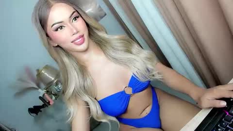 Snapshot of urlovelyangelts chatting on October 29, 4:42 pm ANGEL online show from October 29, 4:42 pm