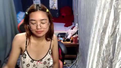 Snapshot of urlovelychinita chatting on January 3, 4:44 am urlovelychinita online show from January 3, 4:44 am