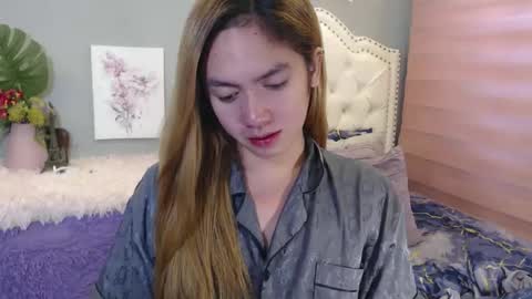 Snapshot of urlovelypinayxxx chatting on March 14, 3:12 am MIYA online show from March 14, 3:12 am