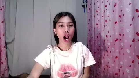 urloverjasmine_xx online show from March 22, 1:36 pm