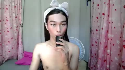 urloverjasmine_xx online show from April 11, 3:33 am