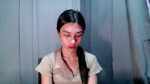 urloverjasmine_xx online show from April 24, 1:24 pm