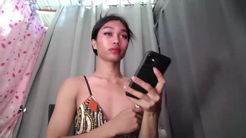 urloverjasmine_xx online show from May 6, 11:54 pm