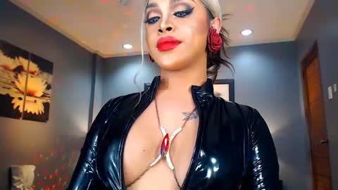 Snapshot of urmajestytyra chatting on January 11, 2:09 am UrMajestyTyra online show from January 11, 2:09 am