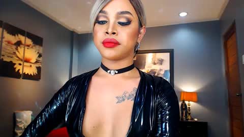 Snapshot of urmajestytyra chatting on January 12, 5:34 am UrMajestyTyra online show from January 12, 5:34 am