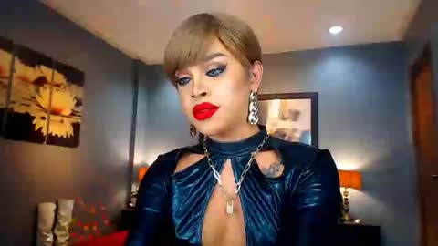 Snapshot of urmajestytyra chatting on January 24, 3:32 am UrMajestyTyra online show from January 24, 3:32 am