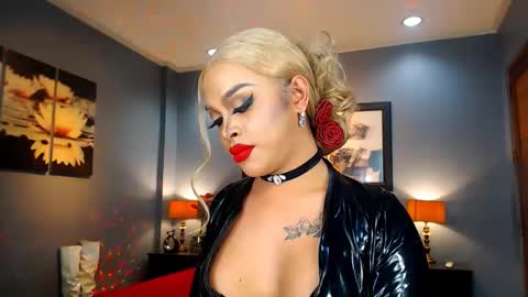 Snapshot of urmajestytyra chatting on February 14, 2:28 am UrMajestyTyra online show from February 14, 2:28 am