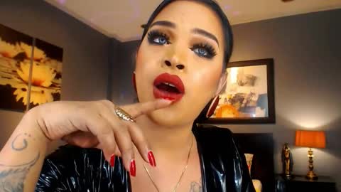 UrMajestyTyra online show from March 11, 2:06 am