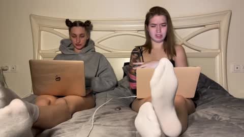 urmissalice online show from December 29, 7:22 pm