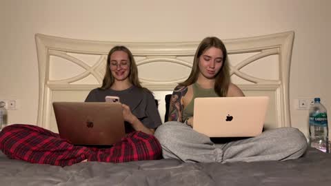 urmissalice online show from December 30, 6:38 pm