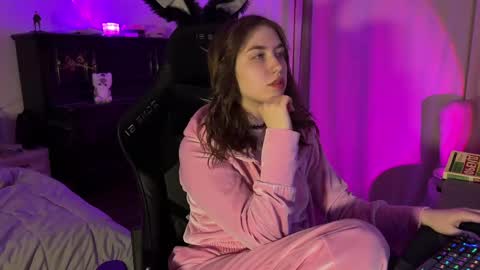 urmissalice online show from March 5, 12:27 am