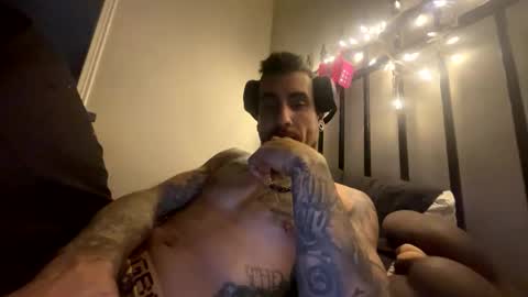 URmomsVIBRTR online show from November 12, 11:43 am