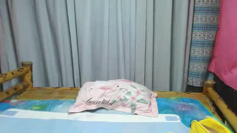 urpinay_singlemother online show from March 18, 2:37 am