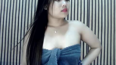 Snapshot of urpinaycutie chatting on February 20, 10:37 pm urpinaycutie online show from February 20, 10:37 pm