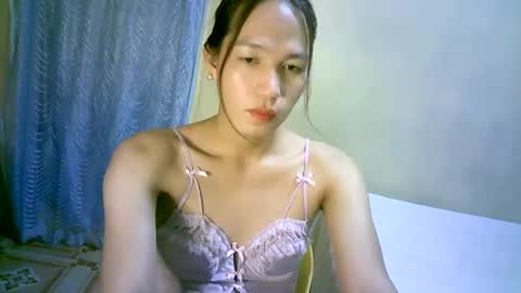 Snapshot of urpinaylovelyjuliaxxx chatting on December 4, 2:37 pm queen julia not into CHEAPGUY online show from December 4, 2:37 pm