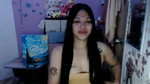 hi im kim online show from July 7, 10:52 am