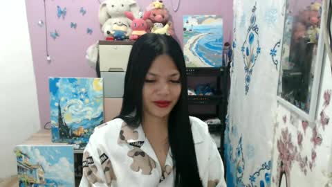hi im kim online show from July 23, 11:52 am