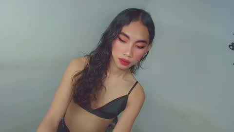 urpretty_mistake online show from February 26, 6:01 am