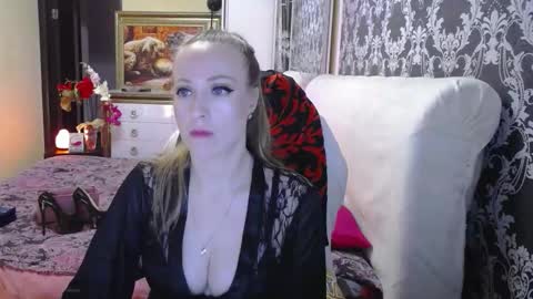 UrSecretTreasure88 online show from November 8, 10:15 am